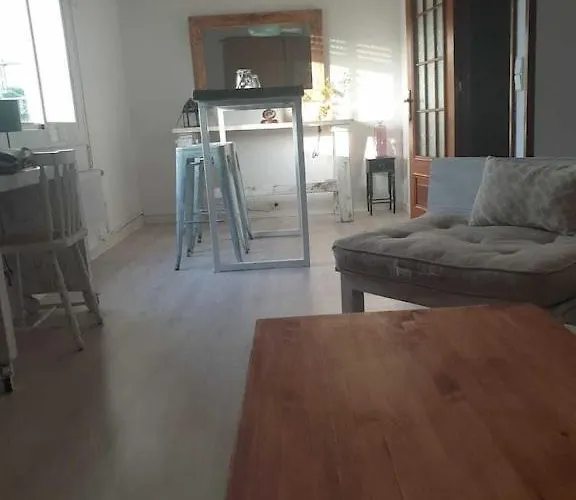 Pallares Апартаменты *